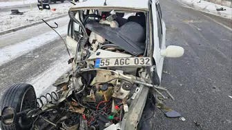 Sivas - Yozgat Karayolunda 3 Aracın Karıştığı Feci Kaza!