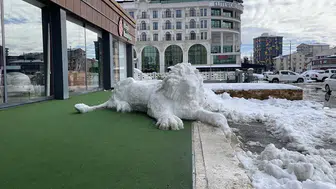 Sivas’ta kardan adam değil, kardan aslan yaptı!
