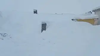 Sivas'a 3 Metre Kar Yağdı! Hayvanlarla Dolu Ahır Karlar Altında Kaldı!