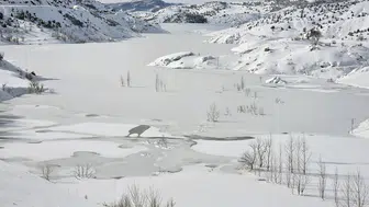 Sivas’ta O Baraj Tamamen Dondu! Oluşan Manzara Herkesi Şaşırttı!