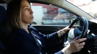 Sivaslı Kadın Şoför: Isparta’da Taksi Direksiyonunun Kadın Kahramanı