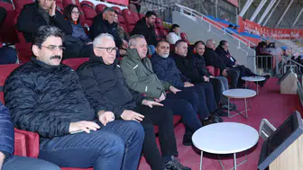 Sivasspor'da Heyecan Dorukta! Sivas Protokolü de Maçı Tribünden Takip Ediyor!
