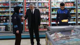 Sivas Ulaş'ta Ramazan Öncesi Marketlere Yakın Takip