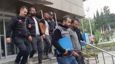 Aranan hırsızlar suçüstü yakalandı