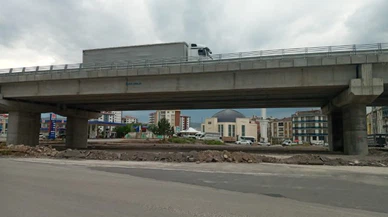 Köprüden geçiş var ama altında sıkıntı devam!