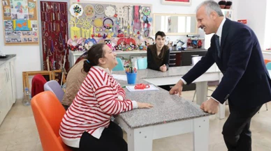 Müdür Yener'den özel öğrencilere ziyaret