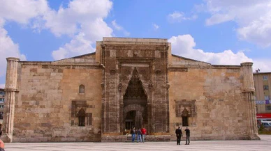 Sivas'ta Selçuklu Mirasının Gözbebeği 