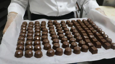 Lise öğrencilerinin çikolata mesaisi