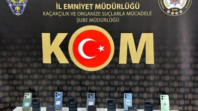 Sivas'ta kaçak telefon ve cinsel ilaçlar ele geçirildi