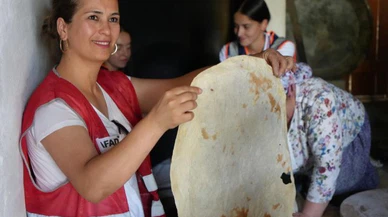 Tandır ekmeği geleneği sürüyor