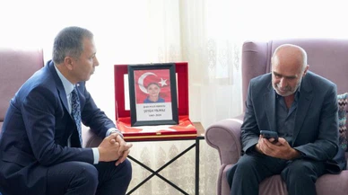 Cumhurbaşkanı Erdoğan şehit Şeyda'nın babası ile görüştü