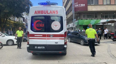 Dede ve torun, tartıştığı polisi sandalye ile yaraladı