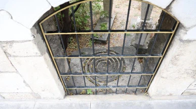 Sivas'ta mezardaki bu sembol merak ediliyor