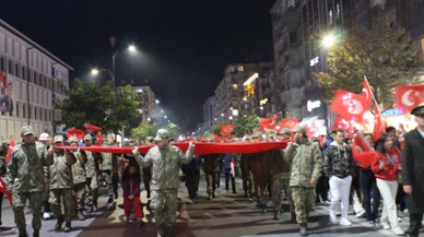 Sivas'ta Cumhuriyet coşkusu gece de sürdü