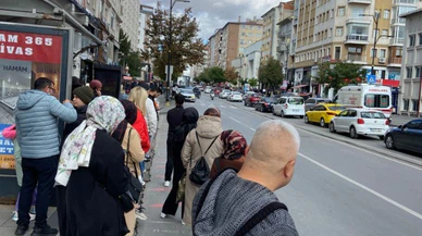 Soğuk Havalara Rağmen İstasyon Caddesi'nde Canlılık Devam Ediyor