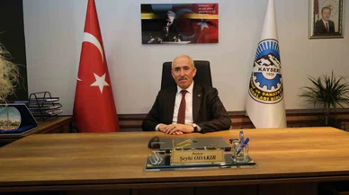 Atatürk'ü hatırlıyor, gösterdiği hedefte yürüyoruz