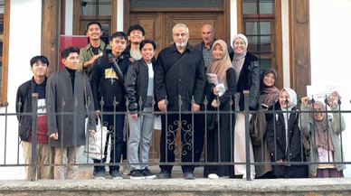 Sivas'ta Endonezyalı öğrencileri hat sevgisi