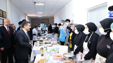 Öğrencilerden Tedavi Gören Çocuklara Kermes