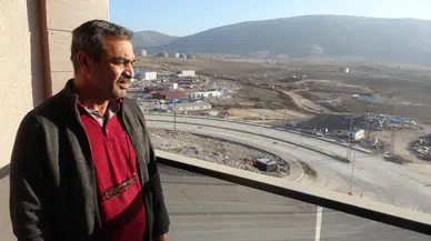 2 evi yıkılan depremzedenin ev sevinci