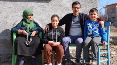 Enkazdan Çıkardığı Çocuklarla Buluştu