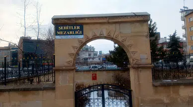 Şehitler Mezarlığı'nda Bakımsızlık Üzüyor