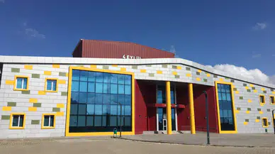 "Kırmızı Elma" sahne gösterisi Sivas'ta izleyiciyle buluşuyor