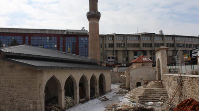 Sivas Meydan Cami Ramazanda Öksüz Kaldı