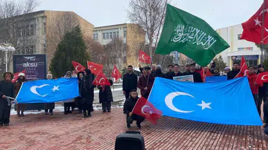 Sivas'ta Öğrenciler Yürüyüş Yaptı