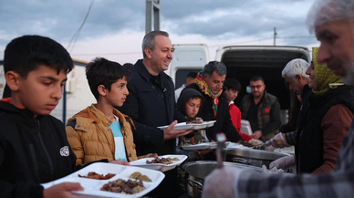 Başkan Uzun Nurdağı'nda Depremzedeler İle İftar Yaptı