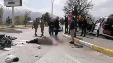 Otomobille çarpışan motosiklet sürücüsü ağır yaralandı