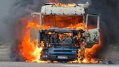 Sivas'ta sürücünün feryadı! Ekmek kapısı kül oldu