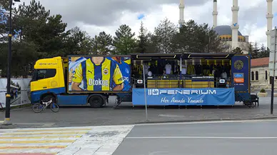 Şehir meydanında taraftarın sesi: Bu tırın burada ne işi var?