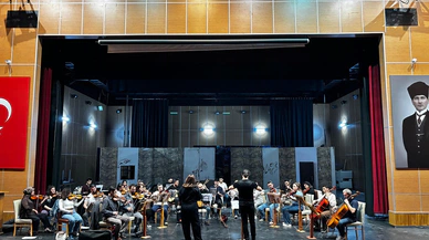 Sivas Kent Orkestrası İlk Konseriyle Sahnede