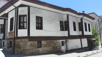 Yıllara direnen konak alarm veriyor: Restorasyon şart!