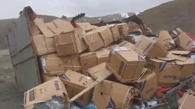 Kırgızistan'a gidiyordu! Sivas - Erzincan Karayolu'nda devrildi