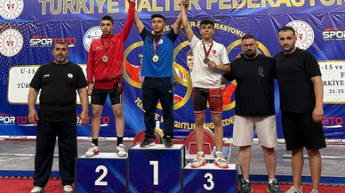 Sivaslı halterciler şampiyonluğu kaldırdılar