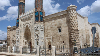 Sivas'ta taşın sanata dönüştüğü yer! Gök Medrese neden eşsiz?