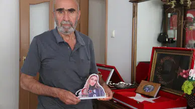 O köşede zaman durdu! Şehit kızının emanetleriyle