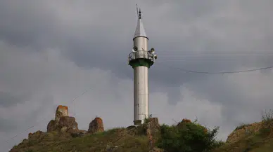 Sivas'taki Bu Köyde Minareyi Bulan Camiyi Bulamıyor!