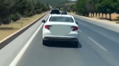 Ambulansa yol vermedi kameraya yakalandı