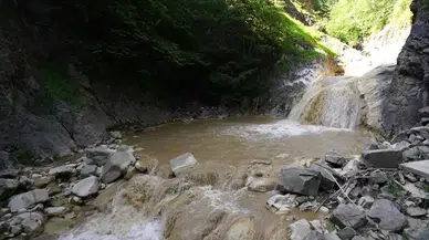 Mavi Göl'deki Çamur Neden Oluştu? Valilik Açıkladı