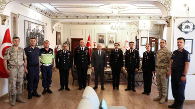 Kutlamalar sürerken bir ziyaret dikkat çekti