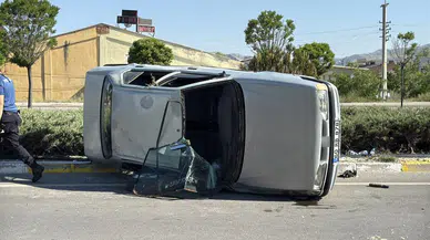 Sivas'ta Feci Kaza Otomobil Takla Attı, 2 Yaralı!