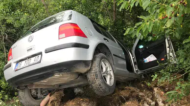 Sivas’ın Komşusunda Feci Kaza! Otomobil Şarampole Yuvarlandı 4 Yaralı