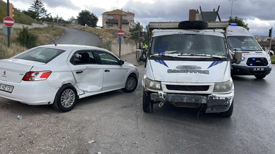 Sivas'ta Feci Kaza 3 Yaralı !