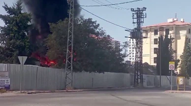 Alevler depoyu sardı patlamalar yaşandı