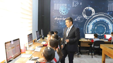 Sivas'ta minik öğrencilere büyük mesaj: Kitap tavsiyesi