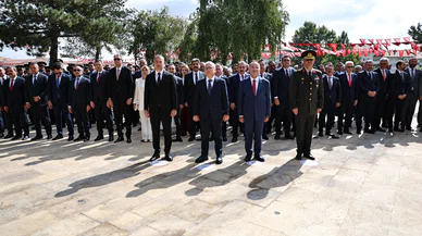 4 Eylül Kutlamaları Atatürk Anıtı’nda Başladı