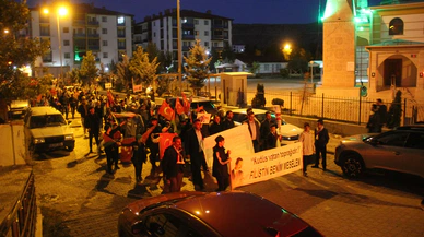 Sivas'ın O İlçesinde Tekbirler ve Sloganlarla Yürüdüler!