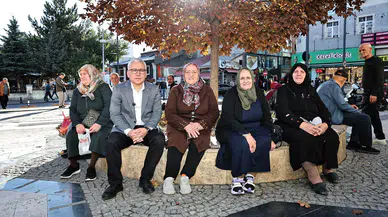 Vali Yılmaz Şimşek, Tarihi Merkezde Esnaf ve Halkla Bir Araya Geldi